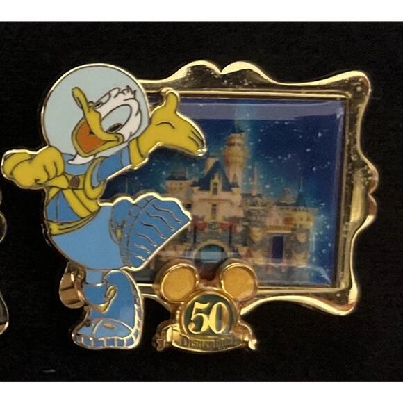 Donald Duck Disneyland Dl 50Th Anniversary Pinback Button